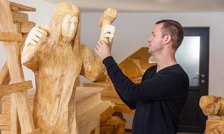 Croatian matchstick Michelangelo makes his labours life-size