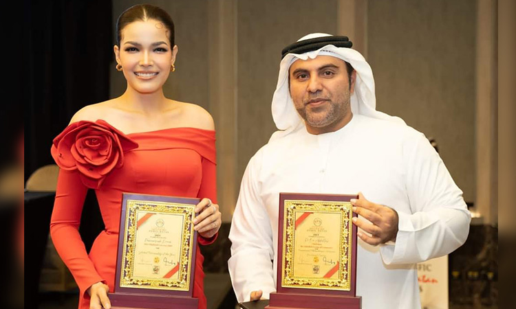 Dr. Bu Abdullah Honoured at Prestigious Asia Pacific Awards by Miss Universe Thailand 2019, Ms. Paweensuda Drouin