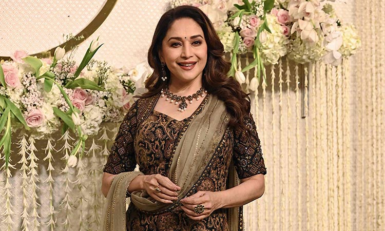 Bollywood diva Madhuri Dixit grooves elegantly to ‘Bairi Piya’ from ‘Devdas’