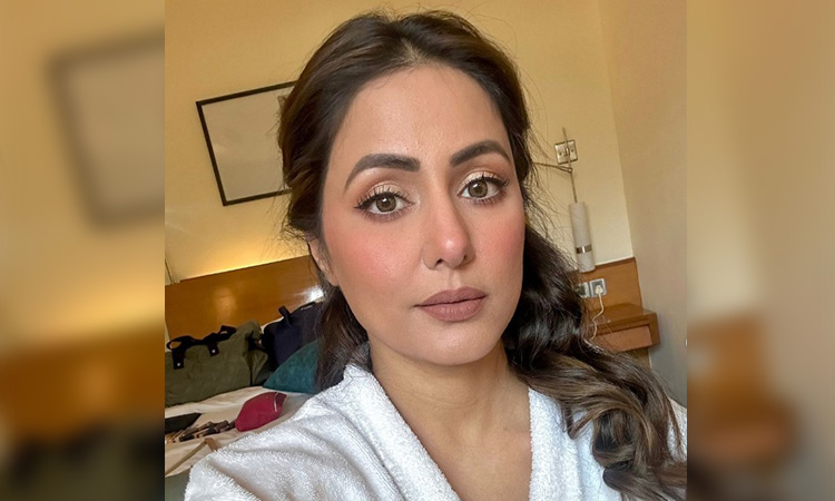 Hina Khan's legs get numb while working out as she struggles with breast cancer