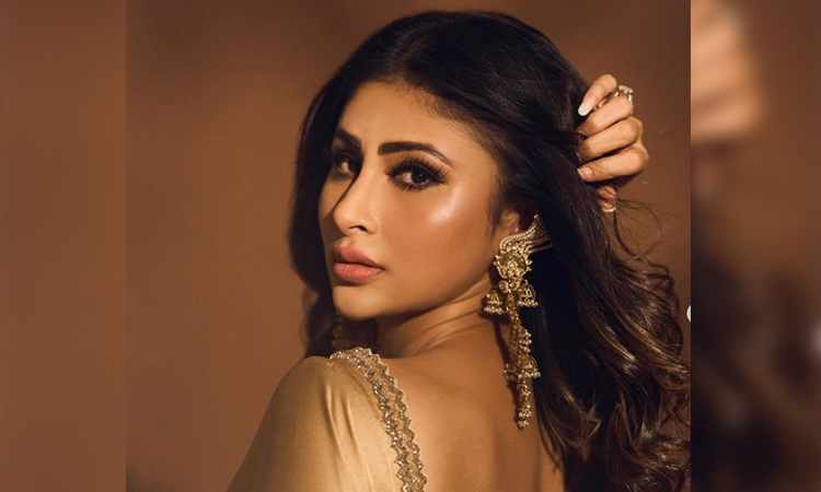 Actress Mouni Roy to attend Rahul Mishra’s show in London Fashion Week