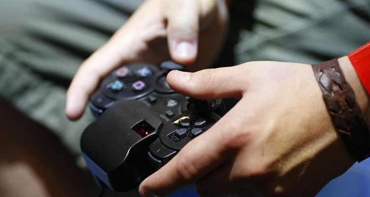 Arab student brutally assaulted for winning a video game match in Dubai, 3 arrested