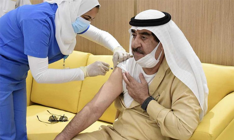 Umm Al Quwain Ruler receives COVID-19 vaccine 