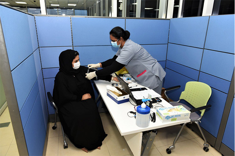 Dubai Customs launches vaccination campaign for its employees