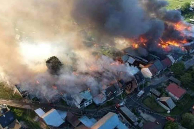 Devastating fire engulfs Polish village, 9 injured