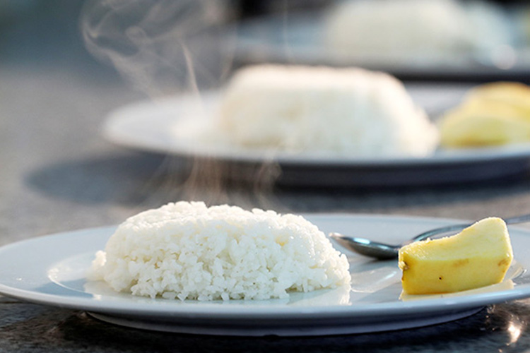 VIDEO: One dead as heavy fighting erupts with machine guns over a bowl of rice in Iraq