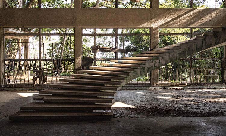 In Liberia, abandoned hotel stands as symbol of haunted past