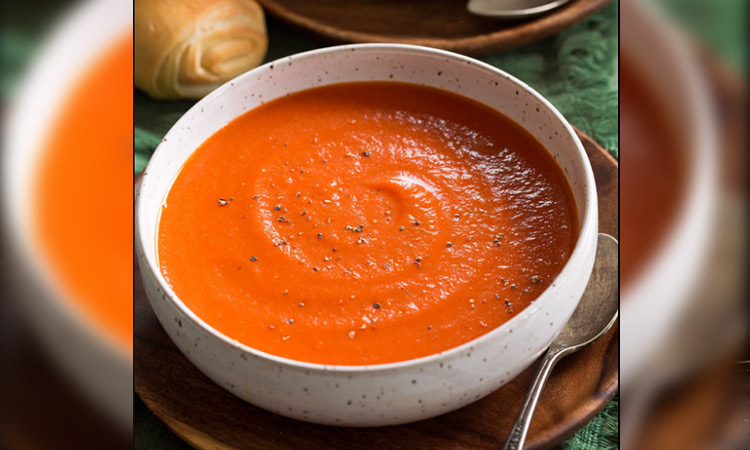 Tomato and white bean soup with lots of garlic	