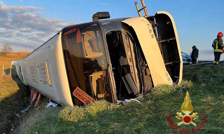 Bus carrying dozens of Ukrainians overturns in Italy, one dead, several injured