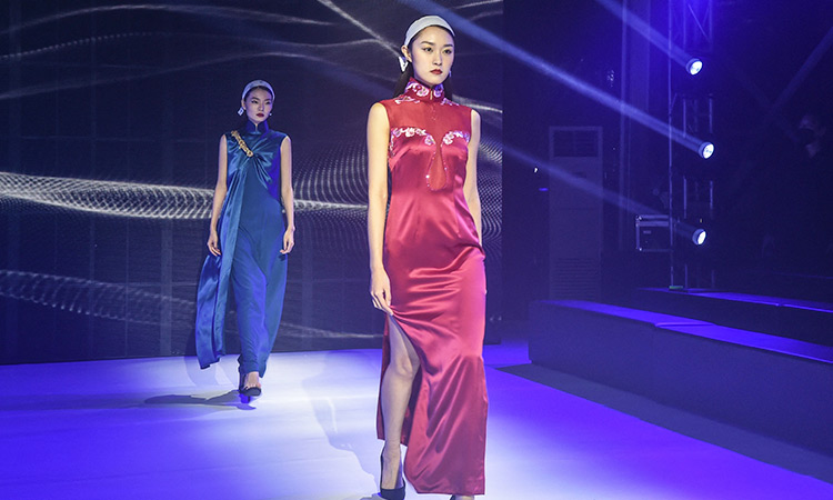 Shanghai tailors keep qipao dress tradition alive