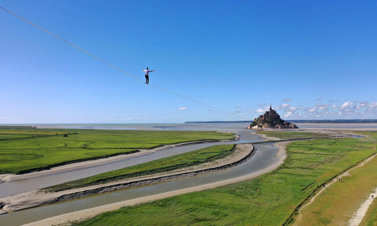 Frenchman beats high-wire record at Mont Saint-Michel