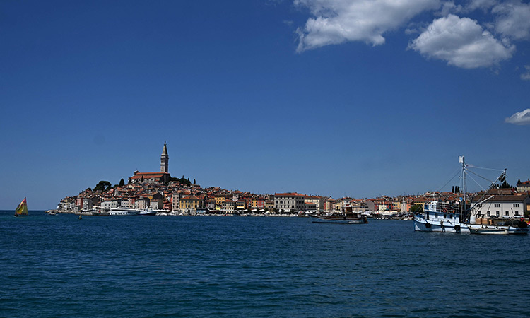 Lacking tourism workers, Croatia recruits abroad