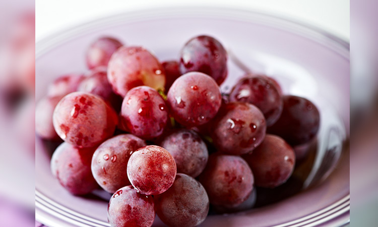 Eating grapes might protect you against sunburn, skin cancer