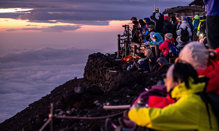 Japanese officials call for Mount Fuji crowd control