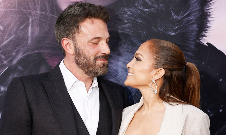 A spa, 24 bathrooms and a boxing ring: Ben Affleck and Jennifer Lopez ‘buy home worth $135 million’