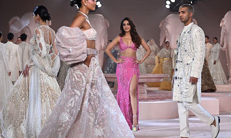 India Couture Week has a grand opening; Kiara turns showstopper