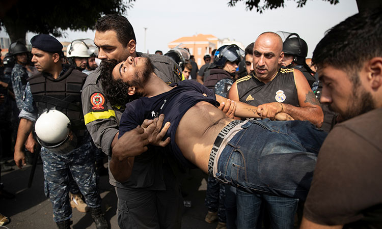 Lebanese army forcibly evicts protesters to clear roadblocks