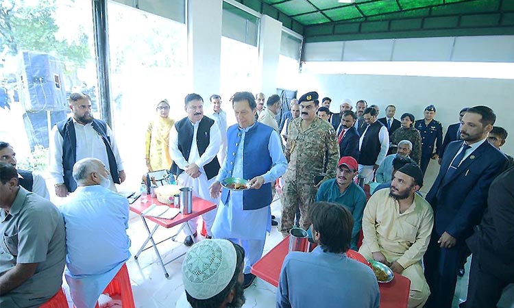 Imran launches free food scheme for poor people in Islamabad