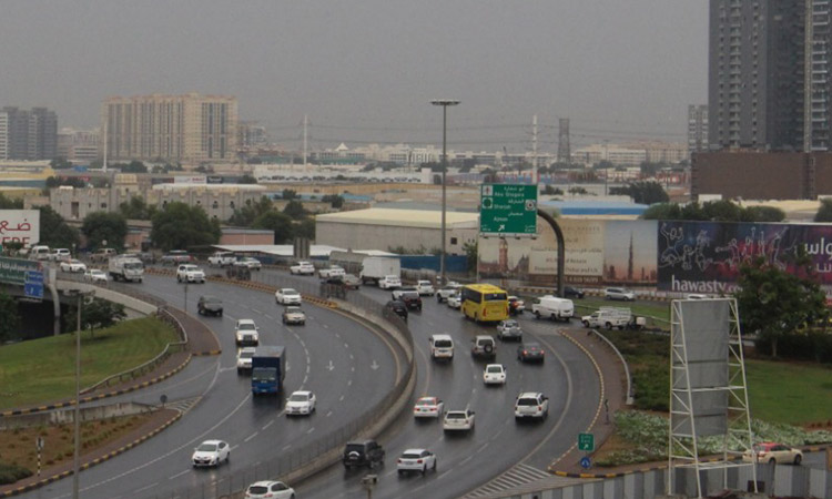 Rain, strong winds hit UAE, bring down temperature