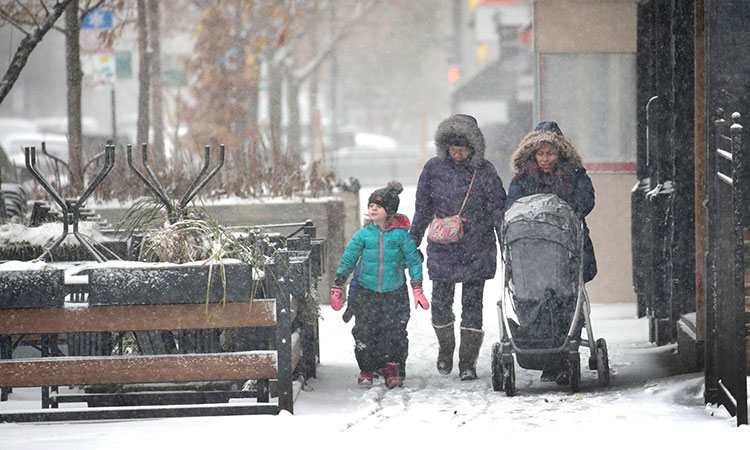 VIDEO: Over 2,000 flights cancelled as bitter cold hits US Midwest