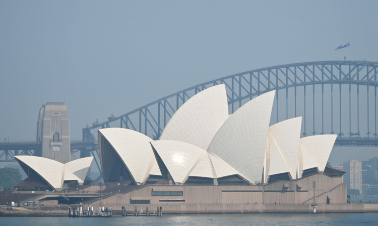 Australian PM denies climate link as smoke chokes Sydney