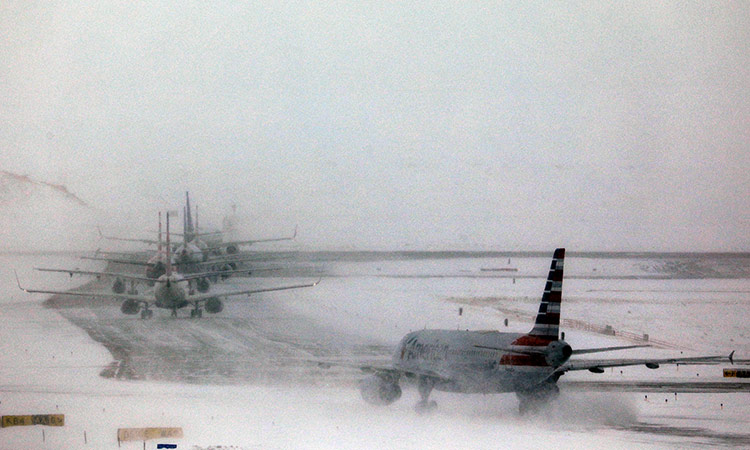 Thousands of flights cancelled as Eastern US braces for heavy snow