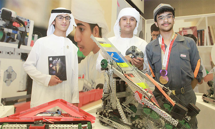 Artistic talents showcased at ‘Manarat Watan’