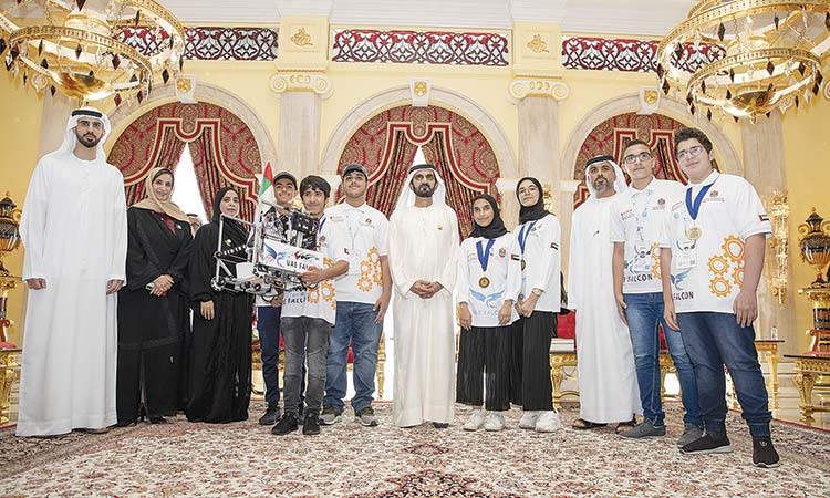 Mohammed meets winners of robotics challenge