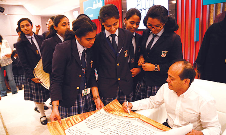 Social media a waste of time: Vikram Seth