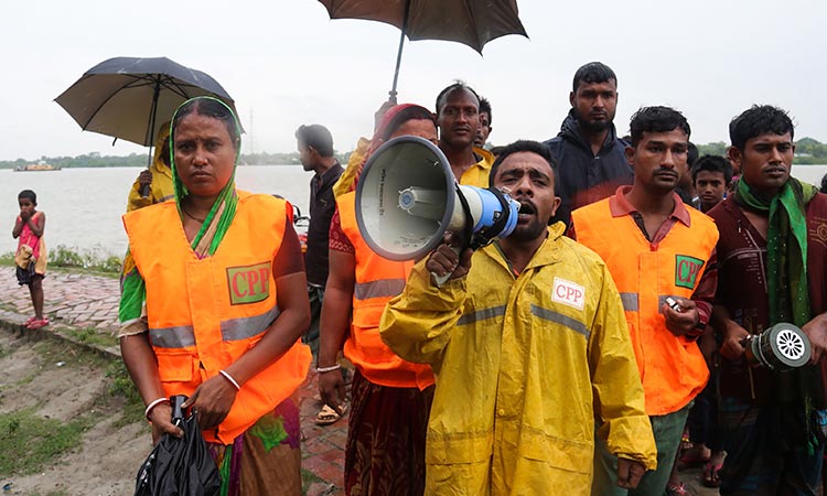 Bangladesh evacuates 100,000 as Cyclone Bulbul approaches