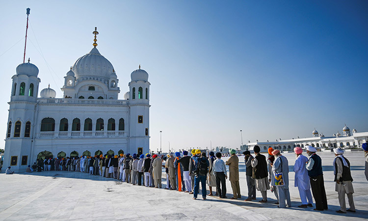 Man meets sister in Kartarpur after separation from family in 1947