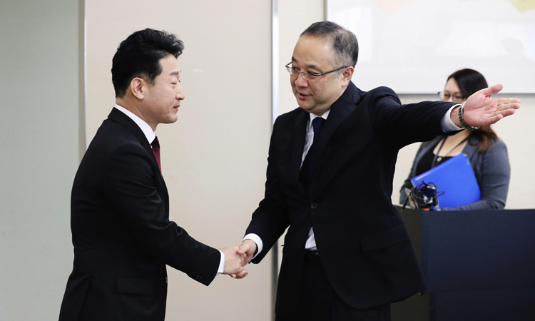 Japan, South Korea meet over trade dispute but no quick fix seen