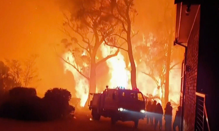 Australia firefighters brace for extreme heatwave at weekend