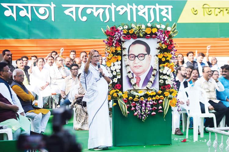 Economy in state of doom, gloom: Mamata