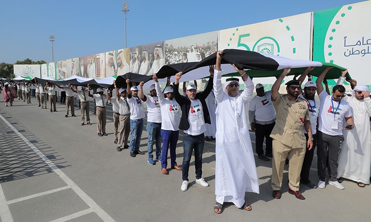 VIDEO: Dubai Police unfurl record 2,020 metres long UAE flag