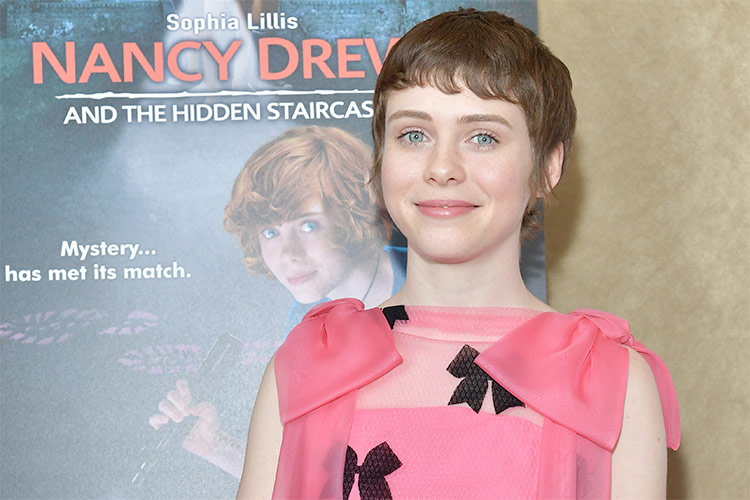 ‘Nancy Drew’ gets a bolt of fresh energy from Sophia Lillis