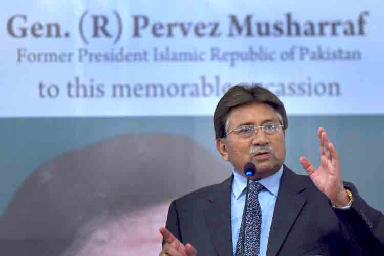 SC orders Musharraf to appear before special court or lose right of defence