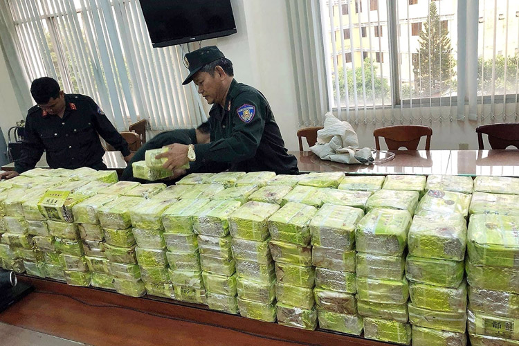 Vietnam police seize 300 kg of meth in mansion bust