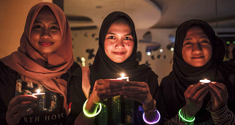 Global landmarks go dark for Earth Hour environmental campaign 