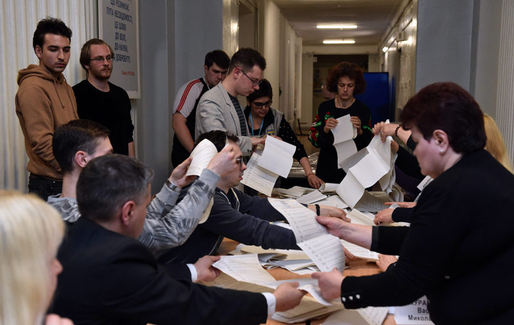 Partial results give comedian Zelensky strong lead in Ukraine vote