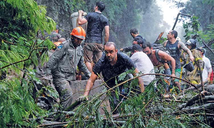 Rio de Janeiro hit by flash floods