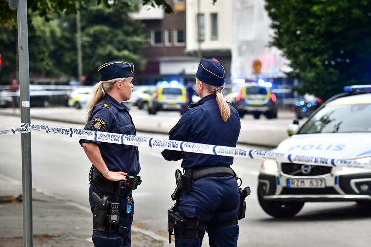 Armed man seizes hostages in French bank