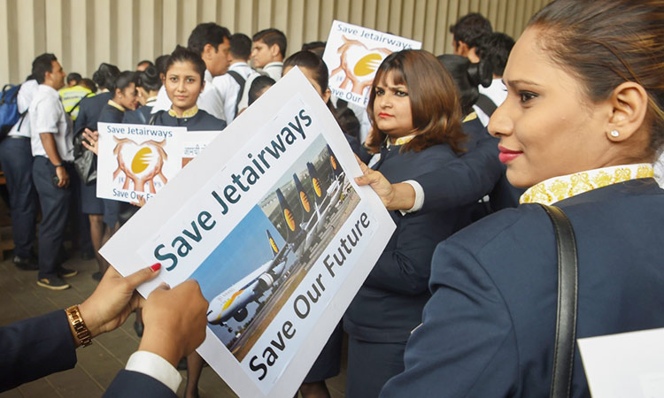 Jet Airways pilots threaten strike amid more flight cancellations