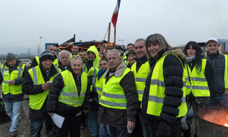 Macron to set out fix for ‘yellow vest’ anger