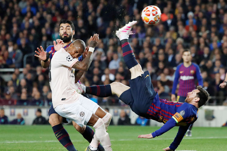 Barcelona hammer Manchester United to reach Champions League semis