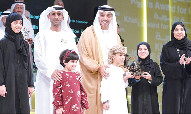 Sheikh Mansour launches award for early education