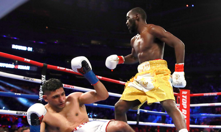 Crawford stops Khan to retain WBO welterweight title