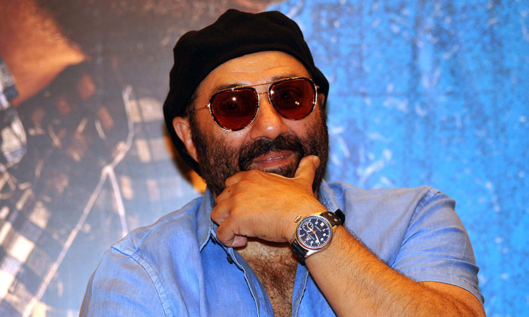 Hailing Modi, Bollywood actor Sunny Deol joins BJP