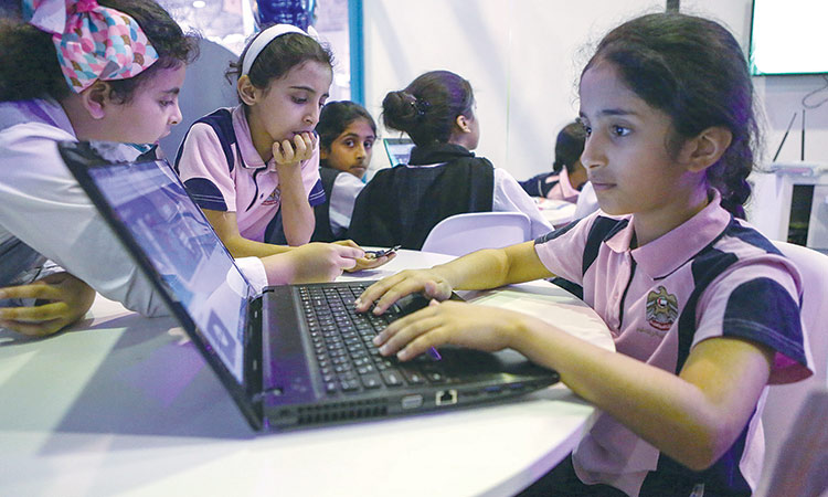 Students learn coding concept at SCRF