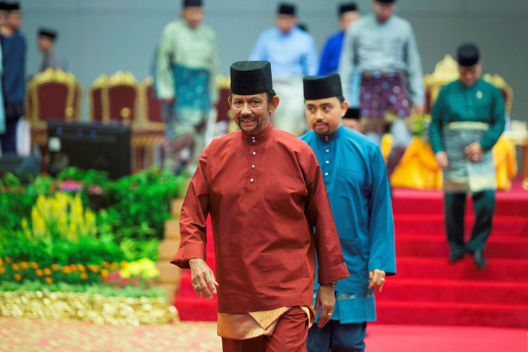 UAE leaders congratulate Sultan of Brunei on National Day